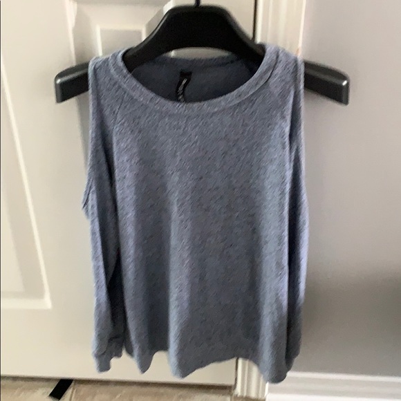 Sweaters - Final price! Beautiful off shoulder sweater